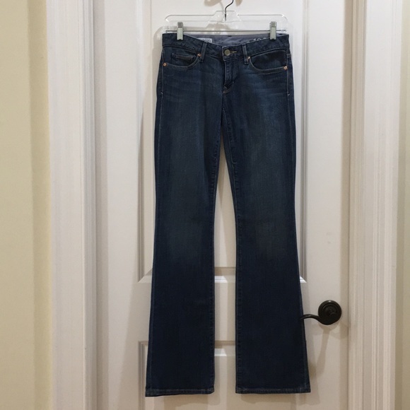 Consigning This Weekend!!!! Sexy Curvy Cut Gap 1969 Jeans - Picture 4 of 5